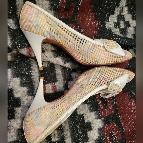Vintage Stuart Weitzman Blythe Floral Lace Mesh Bow Pumps 9 - Picture 6 of 10